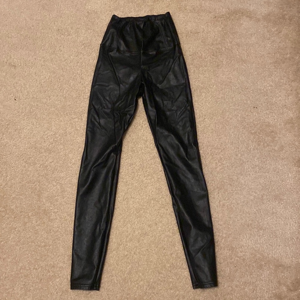Aritzia Wilfred vegan leather tights